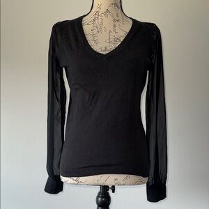 Banana Republic S Elegant Black V-Neck Women's Top
